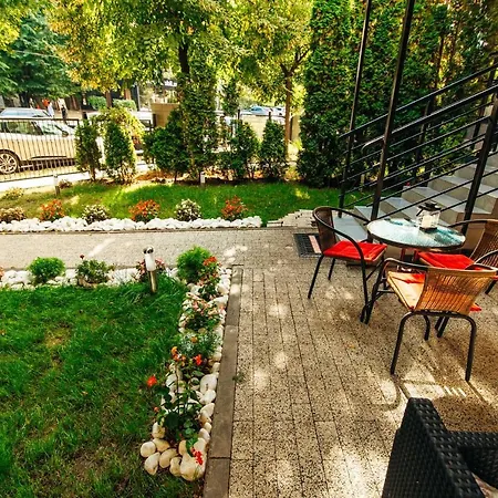 Tiptop Center 3* Chişinău