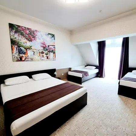 Tiptop Center 3* Chişinău