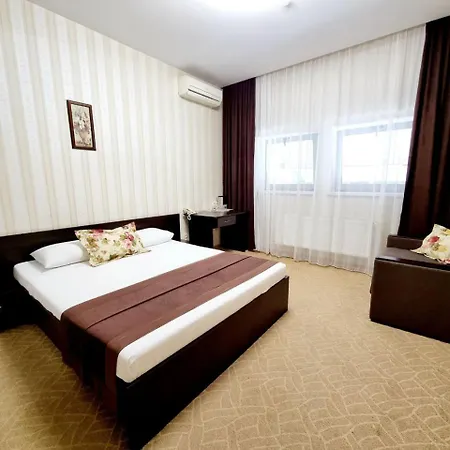 Tiptop Center Hotel