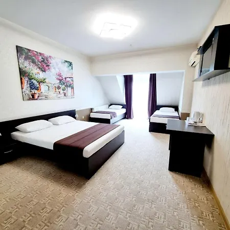 Tiptop Center Hotel